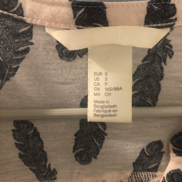 H&M Top - Picture 3 of 3